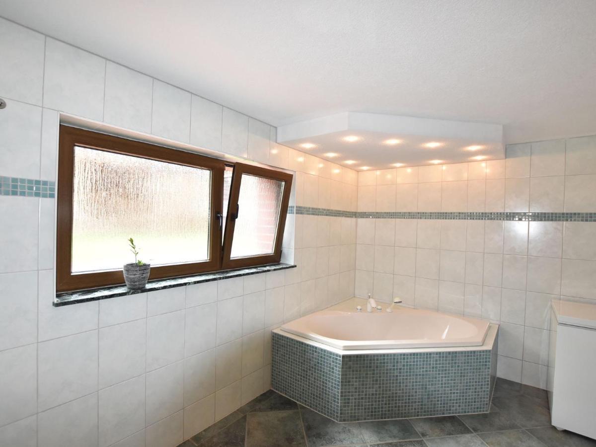 Modern Apartment In Kroepelin With Garden Pokoj fotografie